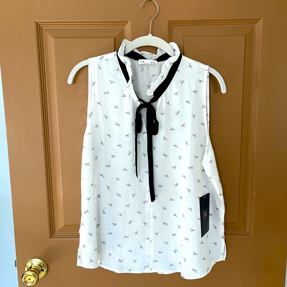 ⛔️⛔️SOLD⛔️⛔️ S.R. by Sweet Rain sleeveless top